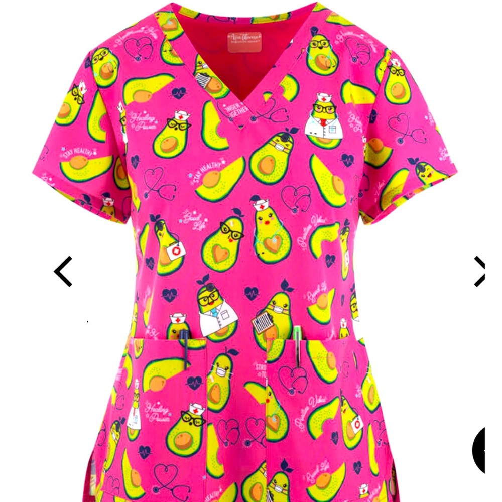 Large print Scrub top, like new & only worn a few times. Nonsmoking home
